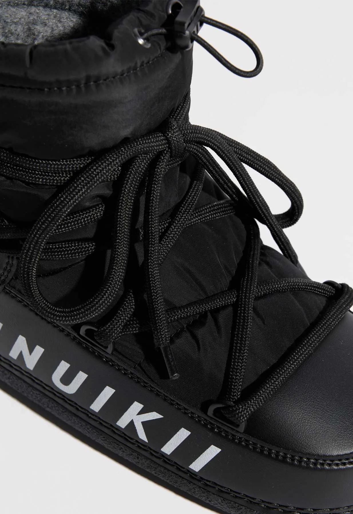 Inuikii Mountain Puffer Winter Boot in Black