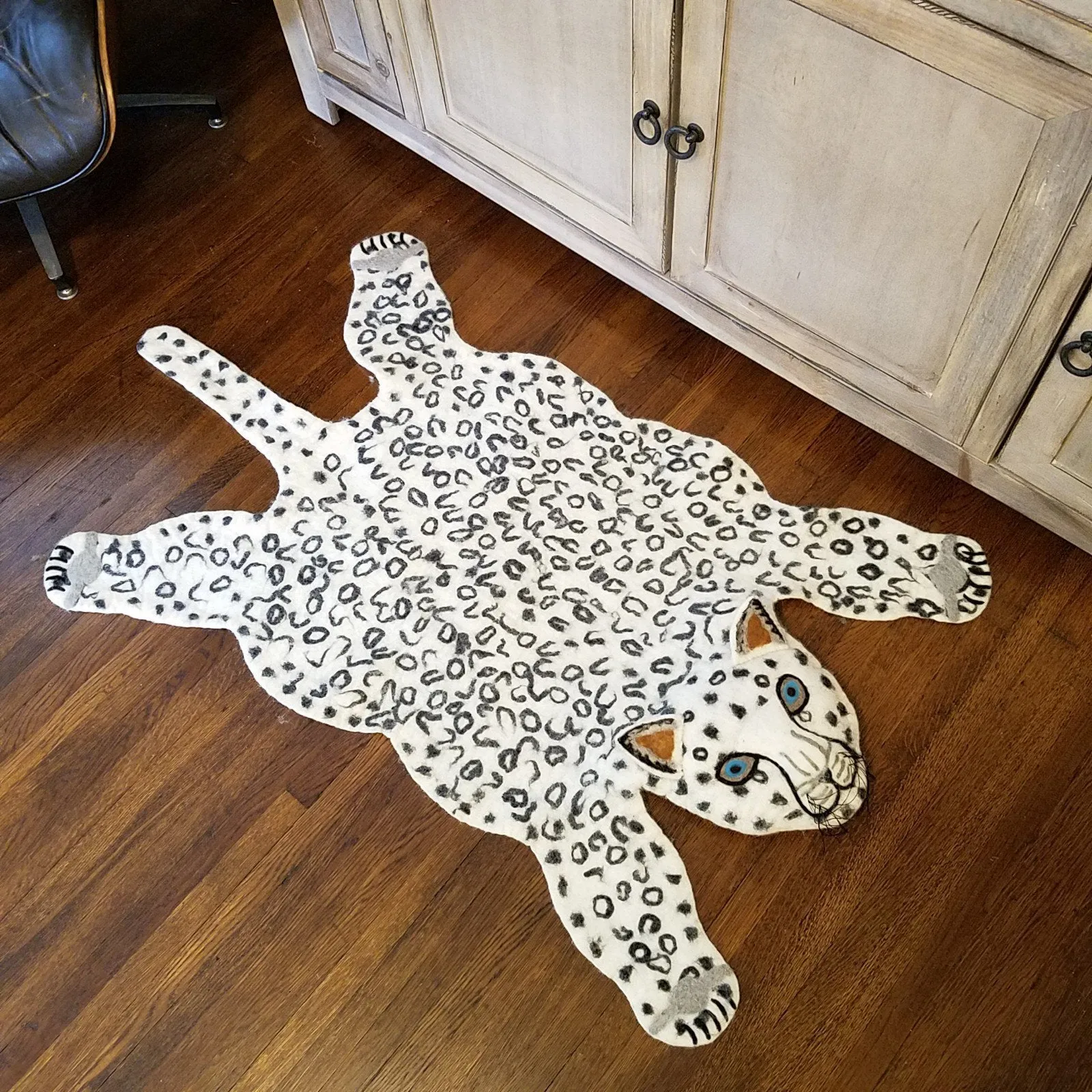 Sammy the Snow Leopard Rug