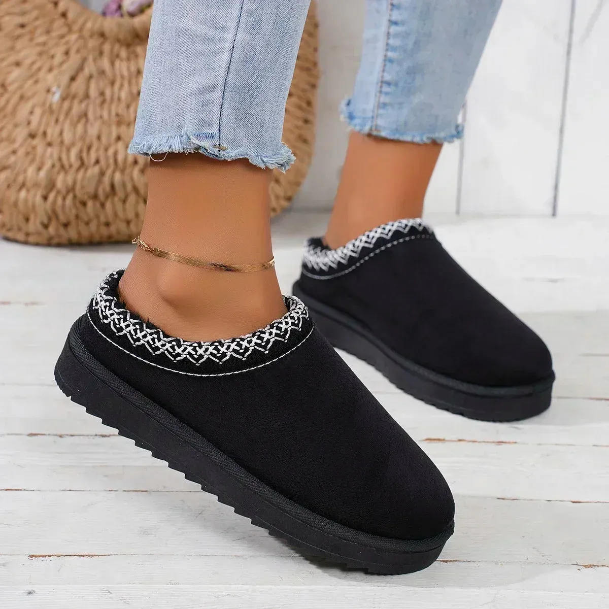 Winter Snow Boots Women New Cashmere Warm Thick Soles Without Heel-covered Hair Half Slipper Cotton Shoes Cashmere Warm Boots